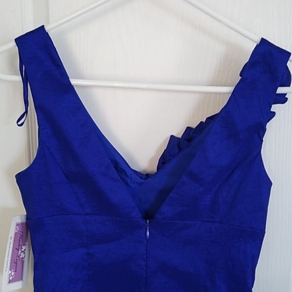 Dress - Picture 4 of 7